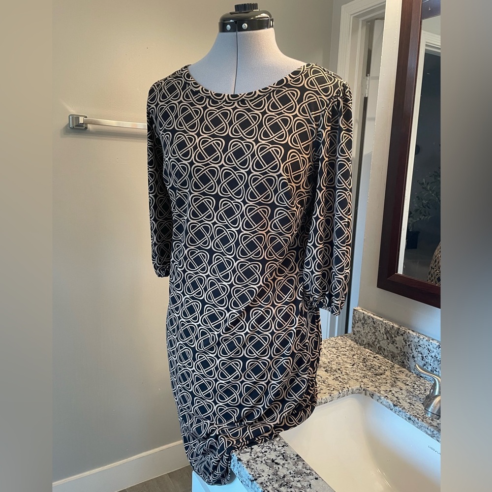 En Focus long sleeve dress